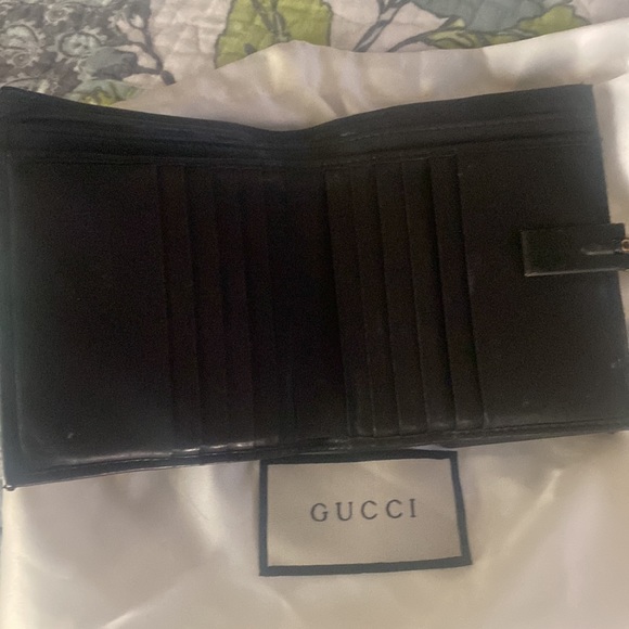 Gucci wallet- Authentic 100% - Picture 2 of 6
